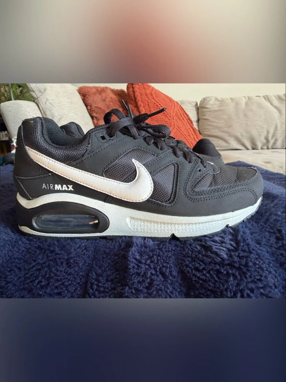 Nike Women's Black and White Sneakers - Size 8